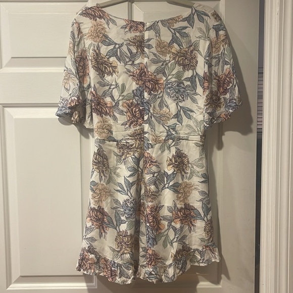NWT MINKPINK Mysterious Playsuit size L - Picture 4 of 4